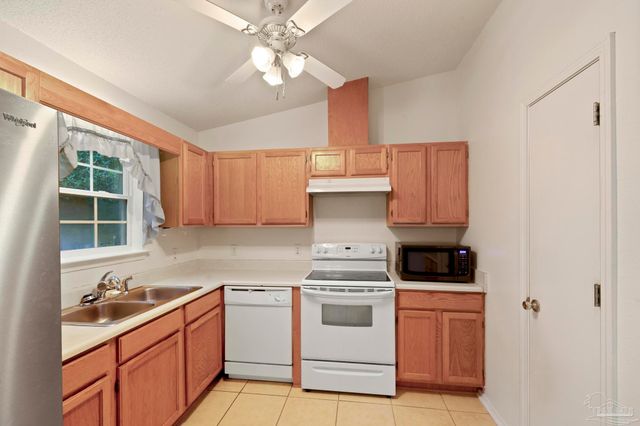 5362 Barbarosa Rd, Gulf Breeze, FL 32563