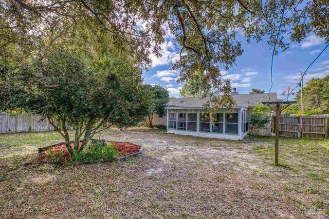 5362 Barbarosa Rd, Gulf Breeze, FL 32563