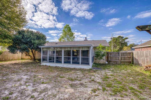 5362 Barbarosa Rd, Gulf Breeze, FL 32563