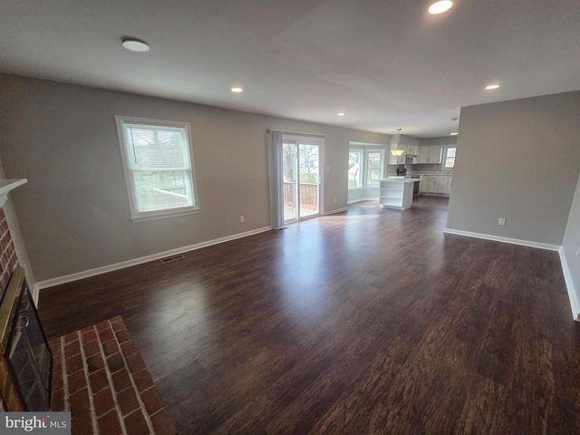 2220 CEDAR MILL CT, Vienna, VA 22182