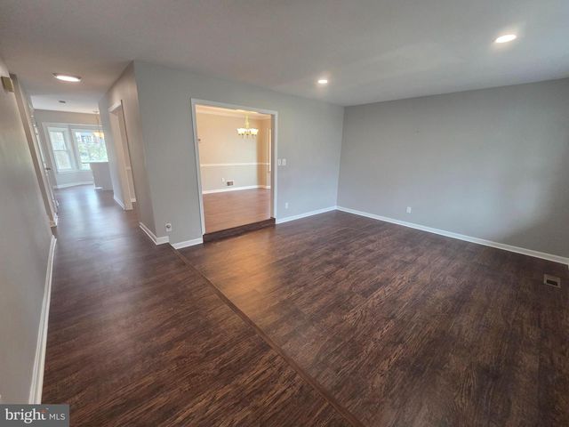 2220 CEDAR MILL CT, Vienna, VA 22182