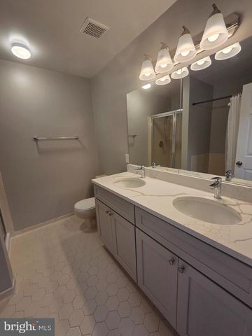 2220 CEDAR MILL CT, Vienna, VA 22182