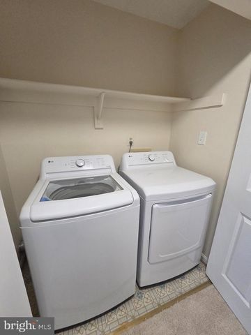 2220 CEDAR MILL CT, Vienna, VA 22182