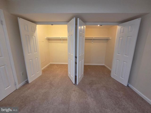 2220 CEDAR MILL CT, Vienna, VA 22182