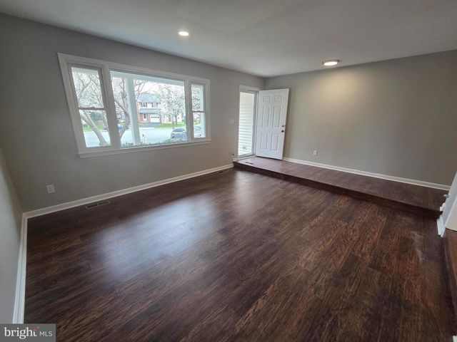 2220 CEDAR MILL CT, Vienna, VA 22182