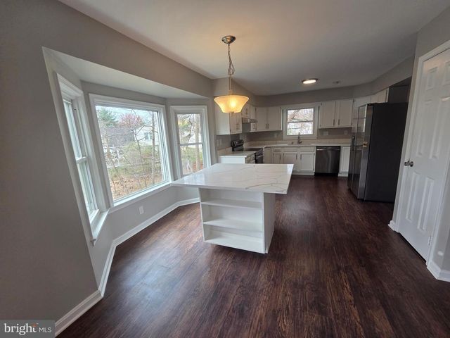 2220 CEDAR MILL CT, Vienna, VA 22182