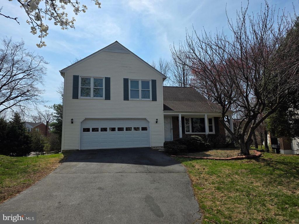 2220 CEDAR MILL CT, Vienna, VA 22182