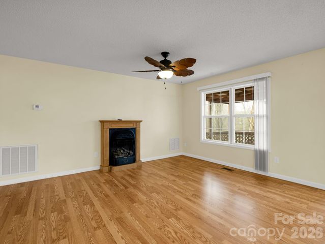 5573 Lennox Drive, Kings Mountain, NC 28086