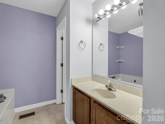 5573 Lennox Drive, Kings Mountain, NC 28086