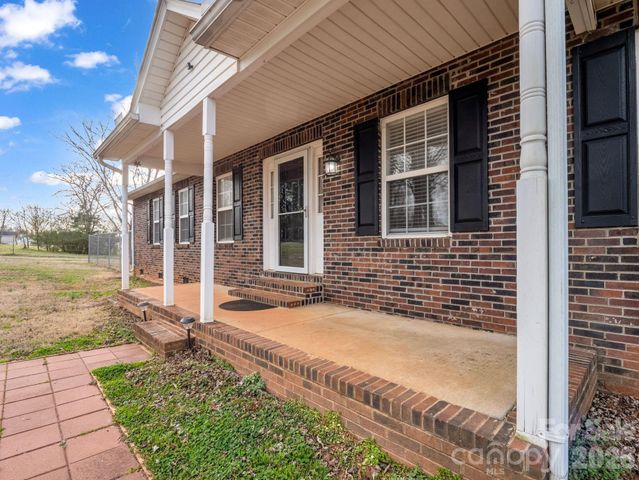 5573 Lennox Drive, Kings Mountain, NC 28086