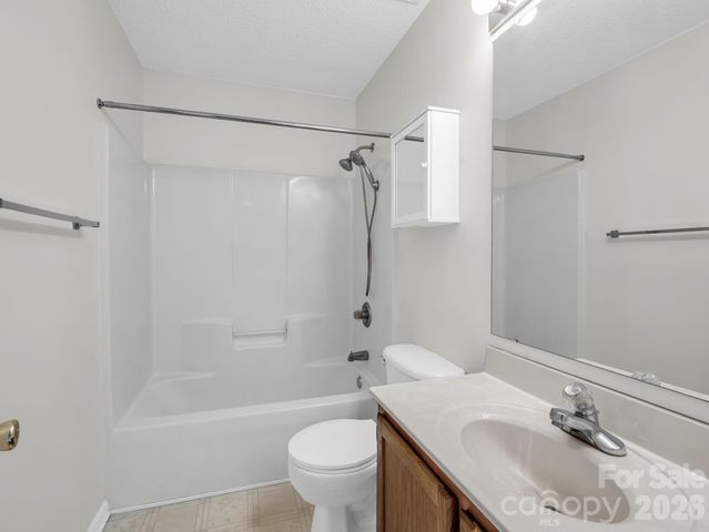 5573 Lennox Drive, Kings Mountain, NC 28086