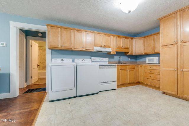 805 Ash Street -, Elizabethton, TN 37643