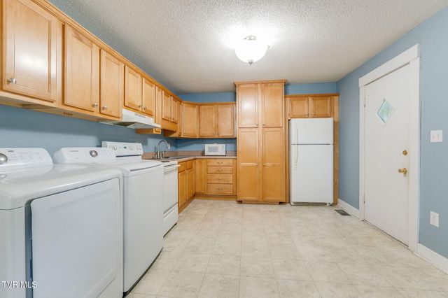 805 Ash Street -, Elizabethton, TN 37643