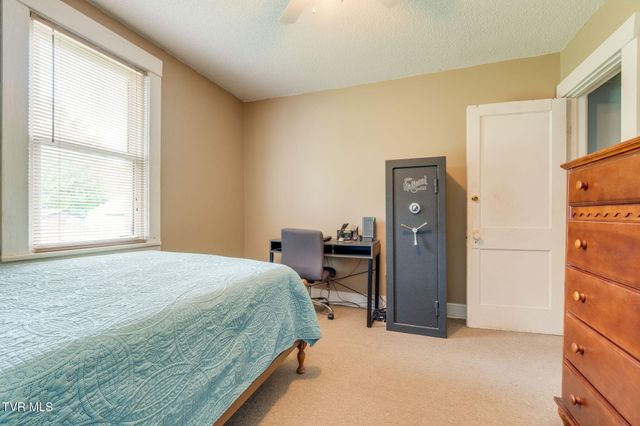 805 Ash Street -, Elizabethton, TN 37643
