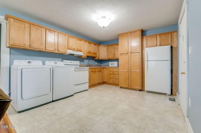 805 Ash Street -, Elizabethton, TN 37643