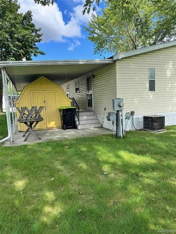 6061 Country Way N, Saginaw, MI 48603