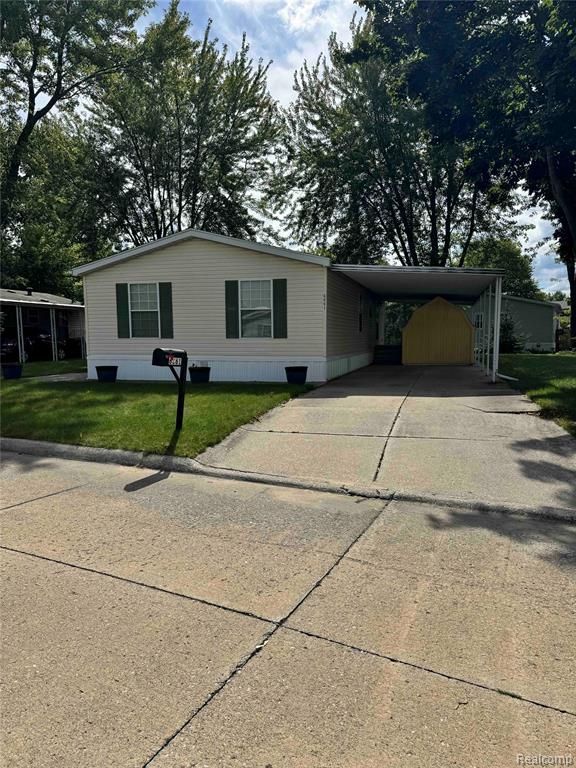 6061 Country Way N, Saginaw, MI 48603