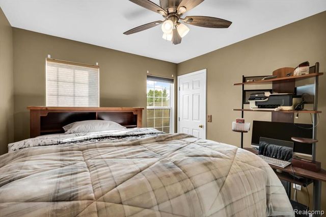 3947 Hunters Circle, Canton, MI 48188
