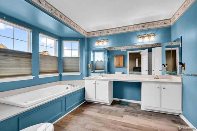 3947 Hunters Circle, Canton, MI 48188
