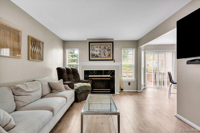 3947 Hunters Circle, Canton, MI 48188
