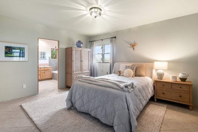 5 Calle Belicia, Santa Fe, NM 87508