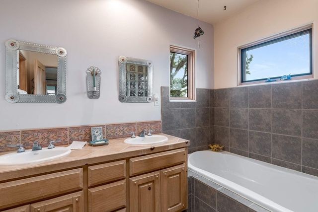 5 Calle Belicia, Santa Fe, NM 87508