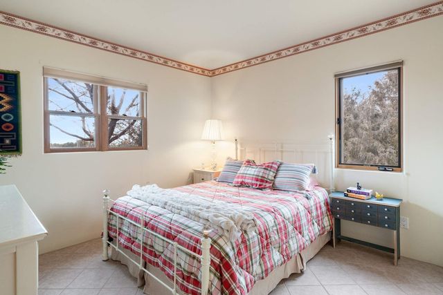 5 Calle Belicia, Santa Fe, NM 87508