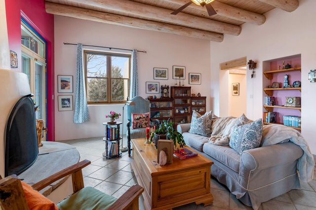 5 Calle Belicia, Santa Fe, NM 87508