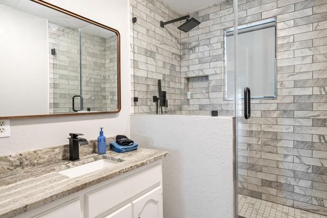 11186 Lakeside Lane, Mabank, TX 75156