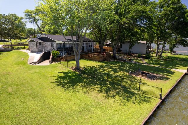 11186 Lakeside Lane, Mabank, TX 75156