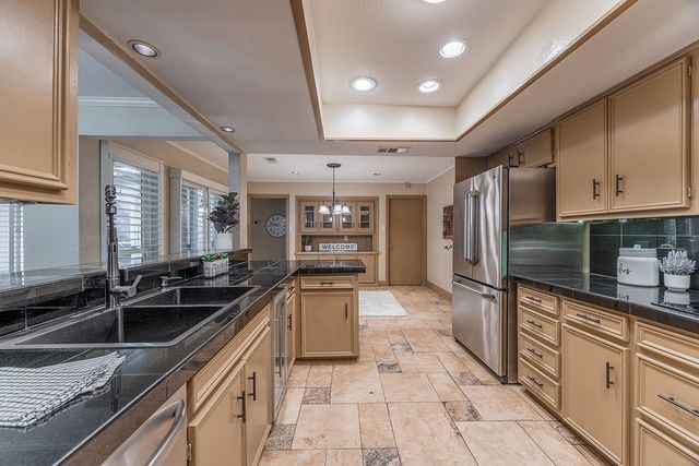 2627 Lakehill Lane, Carrollton, TX 75006