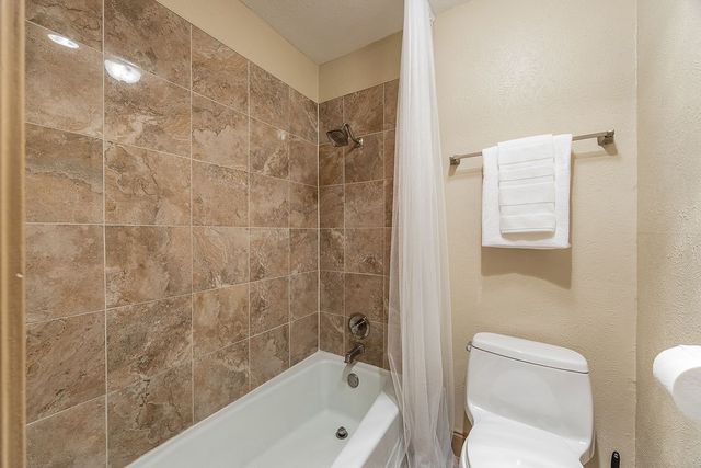 2627 Lakehill Lane, Carrollton, TX 75006