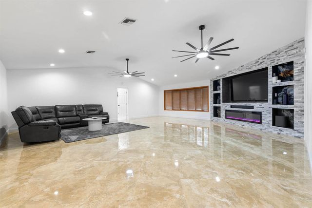 3504 FONTANEDA Avenue, Fort Pierce, FL 34947