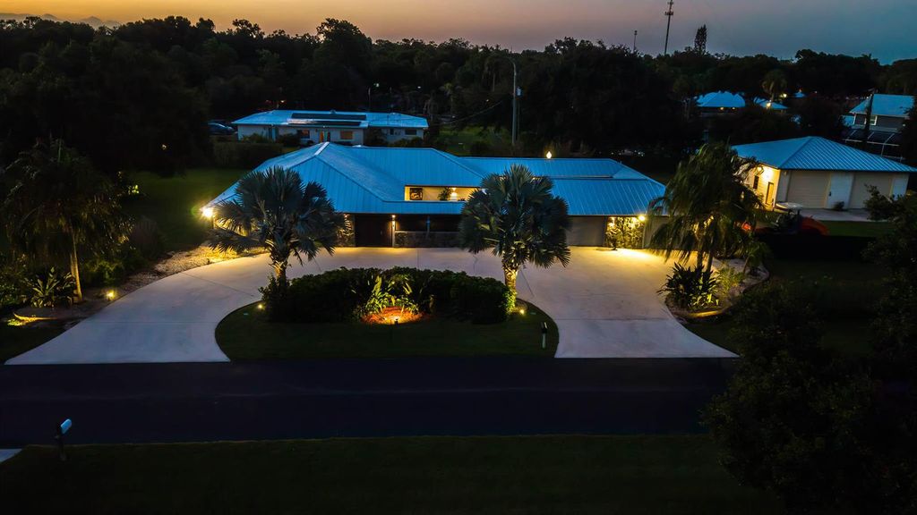 3504 FONTANEDA Avenue, Fort Pierce, FL 34947