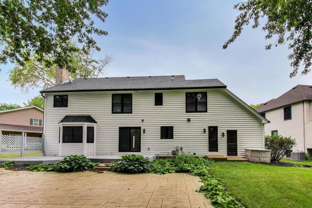 251 Perth Road, Cary, IL 60013