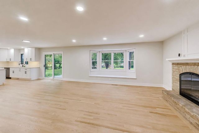 251 Perth Road, Cary, IL 60013