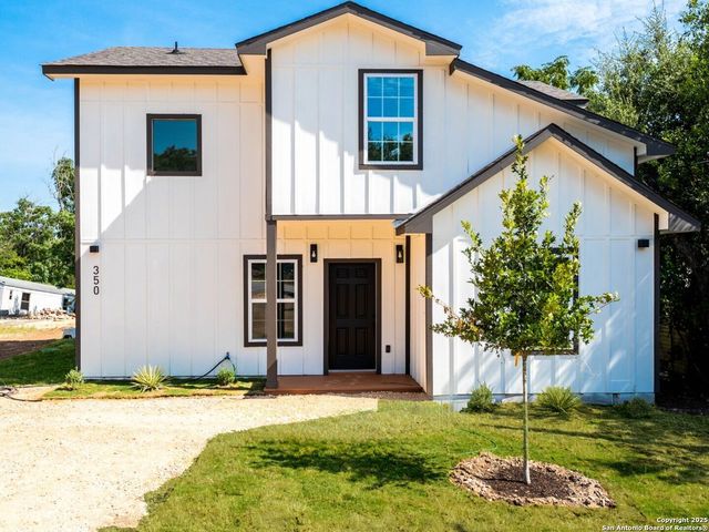 350 Spanish Oak Dr, Canyon Lake, TX 78133