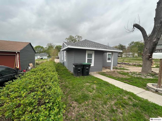 4542 N 40th Street, Omaha, NE 68111