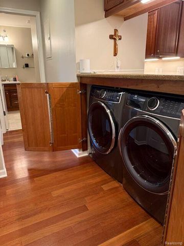 6600 Trillium Village Lane 7, Clarkston, MI 48346