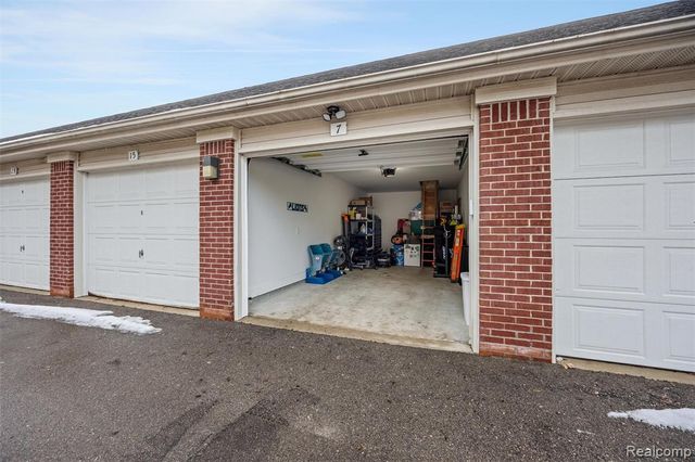 6600 Trillium Village Lane 7, Clarkston, MI 48346