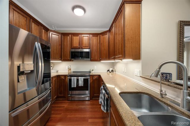 6600 Trillium Village Lane 7, Clarkston, MI 48346