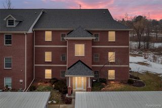 6600 Trillium Village Lane 7, Clarkston, MI 48346