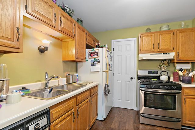 26 Waterbury Lane N2, Schaumburg, IL 60193