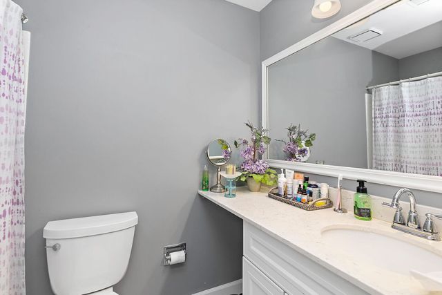 26 Waterbury Lane N2, Schaumburg, IL 60193