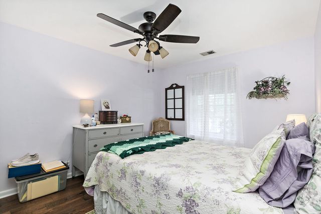 26 Waterbury Lane N2, Schaumburg, IL 60193