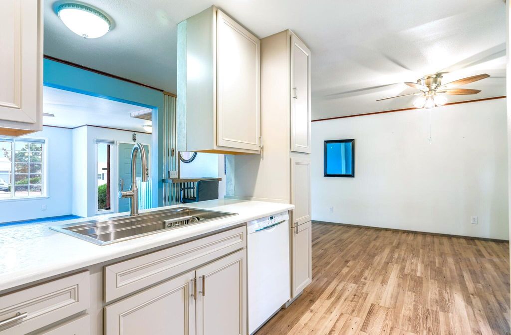 Image 10 of property listing at 555 Vegas Drive, Las Vegas, NM 87701