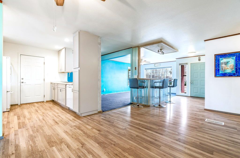 Image 13 of property listing at 555 Vegas Drive, Las Vegas, NM 87701