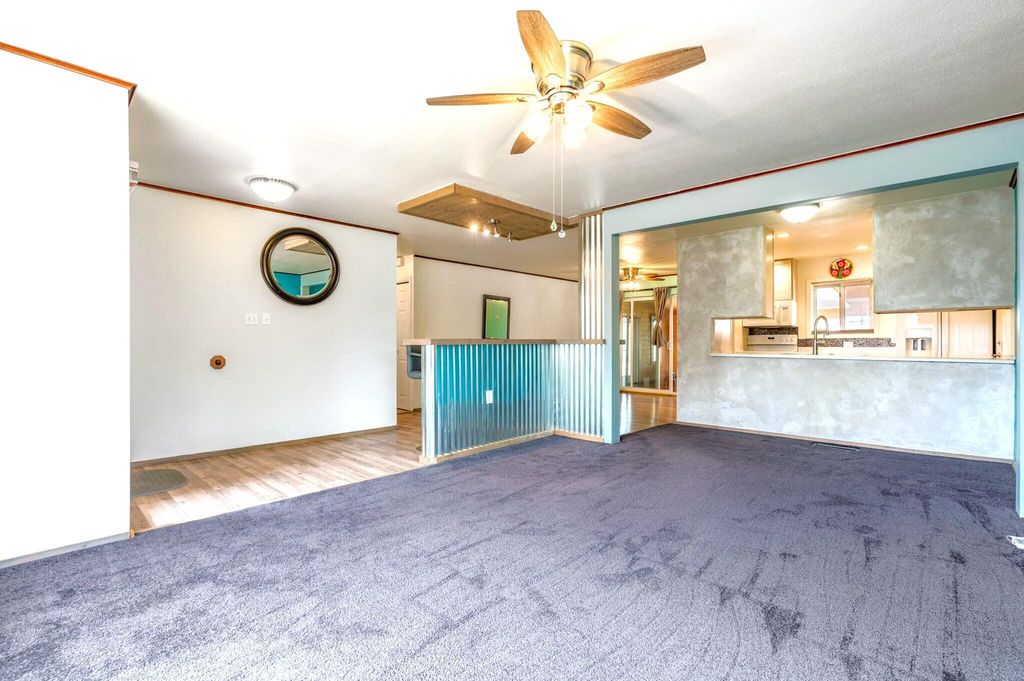 Image 17 of property listing at 555 Vegas Drive, Las Vegas, NM 87701