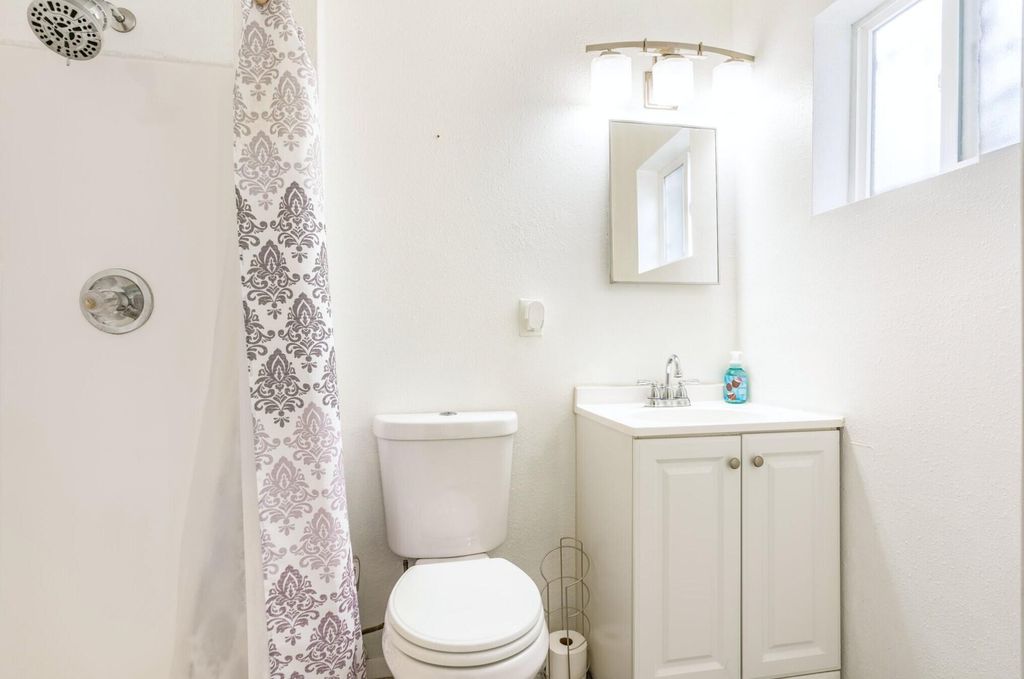 Image 24 of property listing at 555 Vegas Drive, Las Vegas, NM 87701