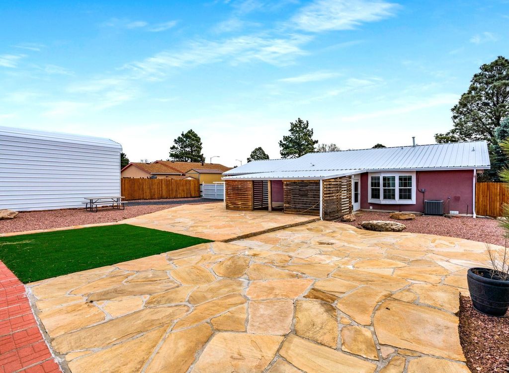 Image 35 of property listing at 555 Vegas Drive, Las Vegas, NM 87701